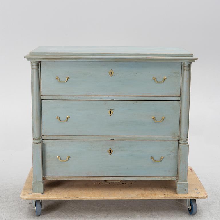 A chest of drawers, late 19th century.