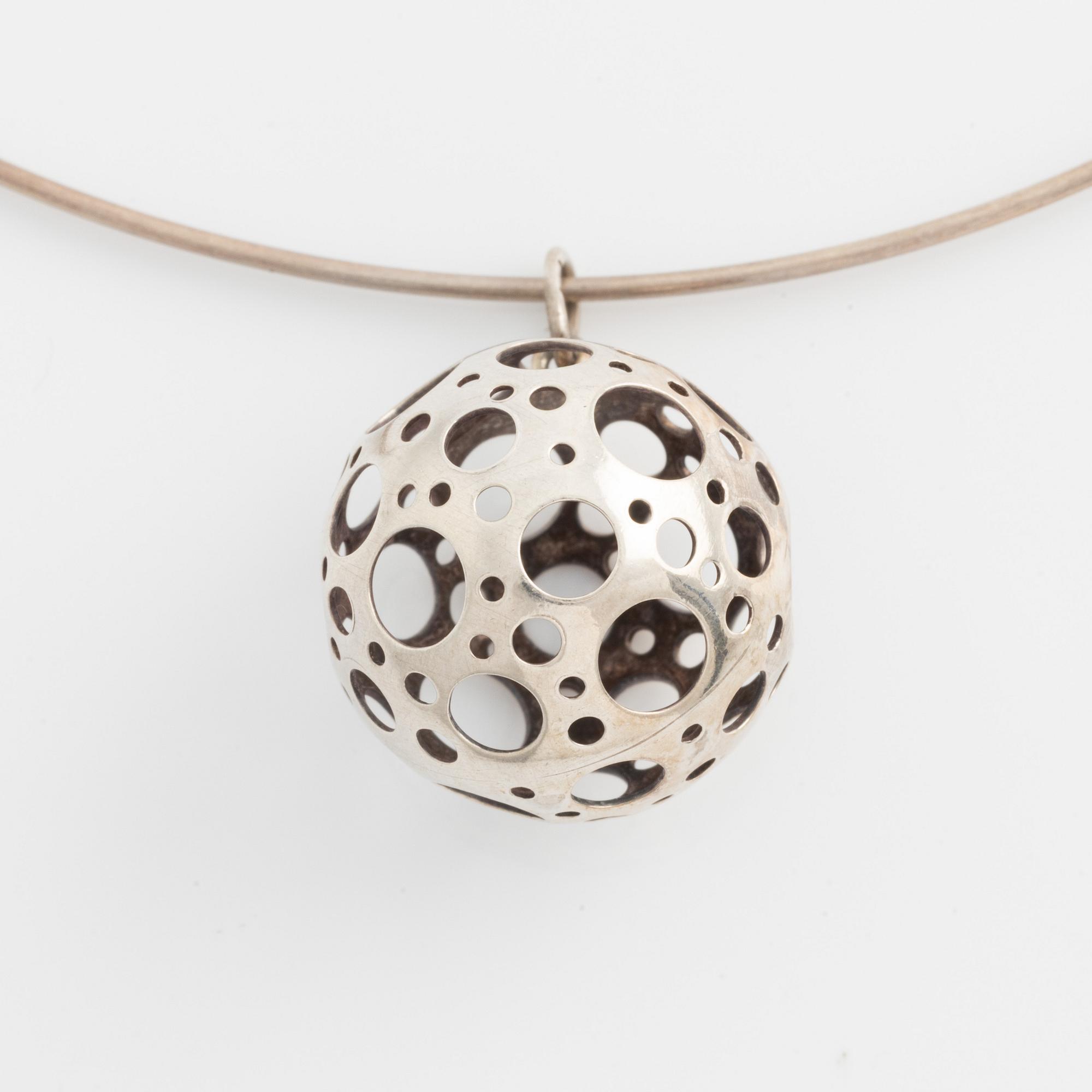 Liisa Vitali, collier och ring, silver.