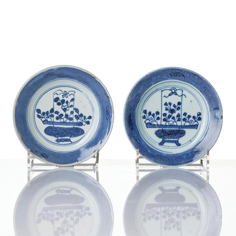 Fat, 10 stycken, porslin. Qingdynastin, 1700-tal.