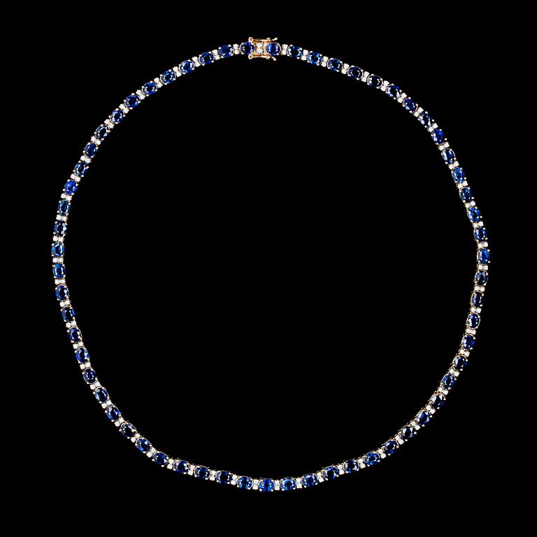 COLLIER, blå safirer med briljantslipade diamanter, tot. ca 1.30 ct.