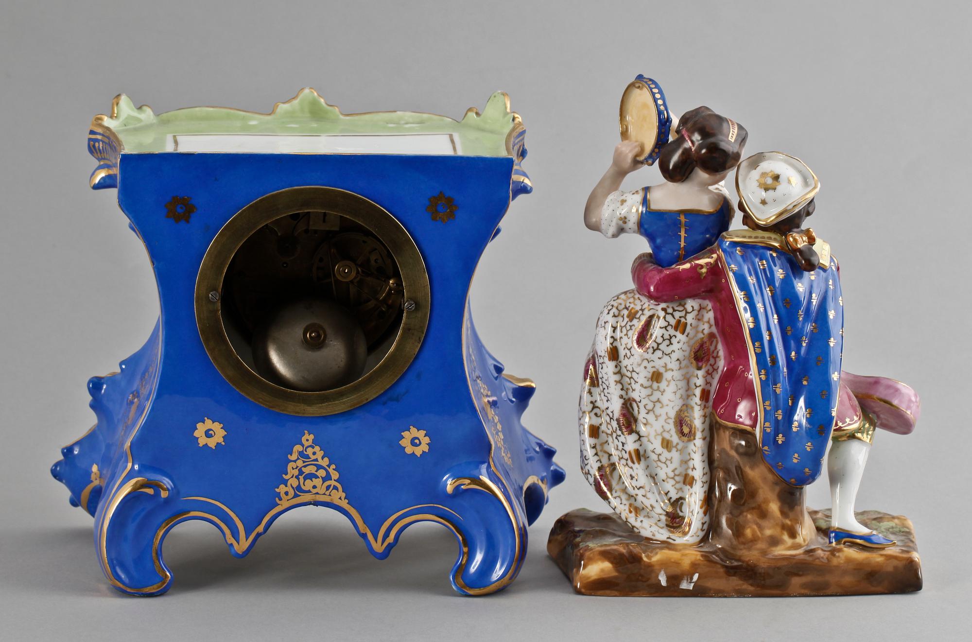 BORDSUR, porslin, Frankrike, 1800/1900-tal.