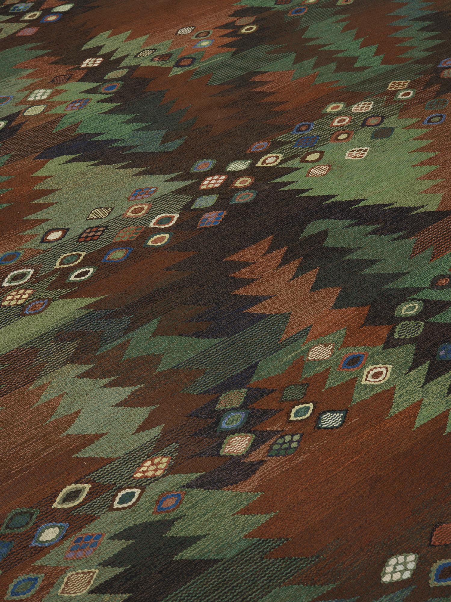 BARBRO NILSSON, matta, gobelängteknik, 289,5 x 238,5 cm, "Tånga brun och grön", signerad AB MMF BN.