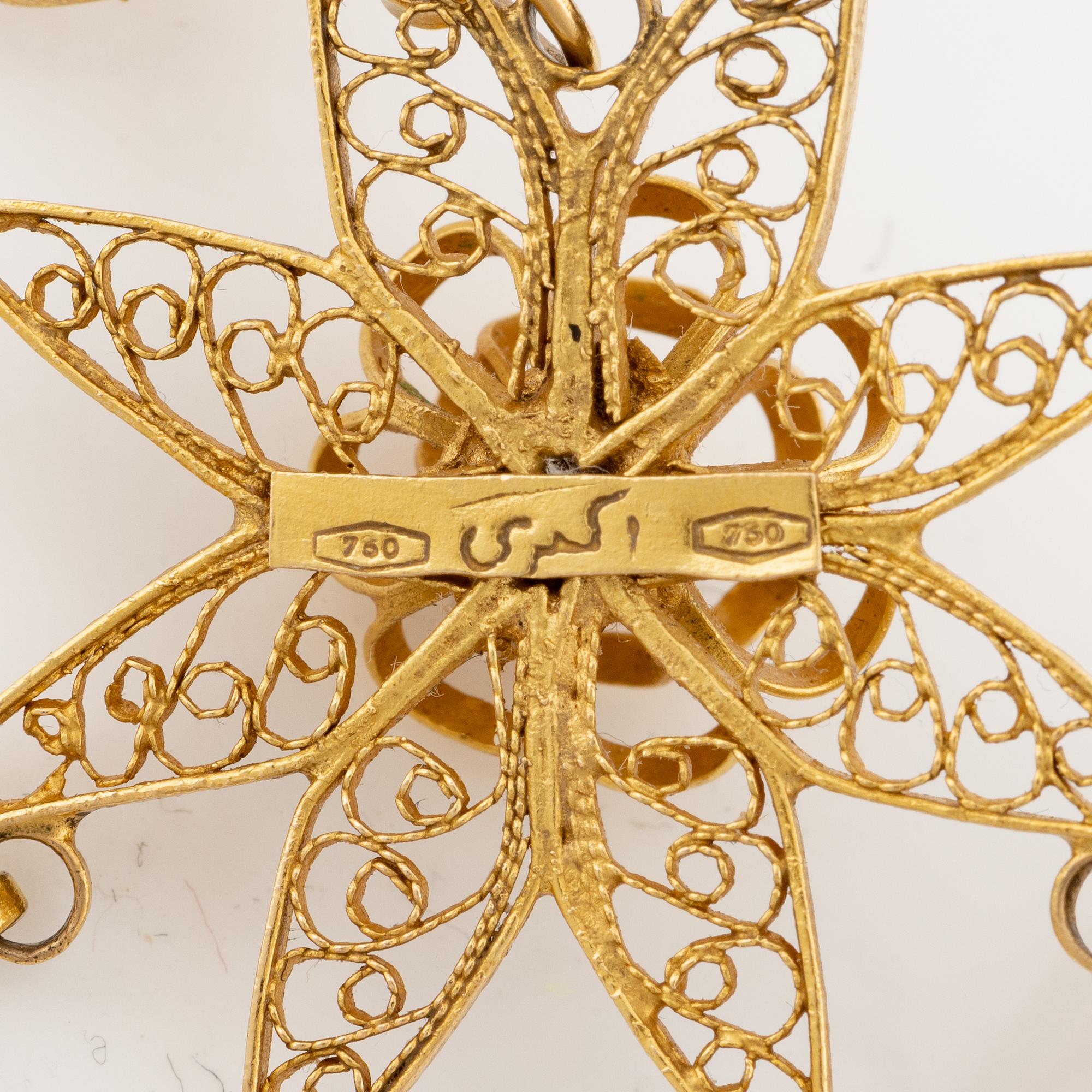 Necklace, 18K gold, filigree work.