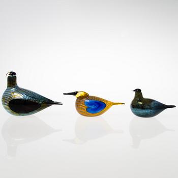 OIVA TOIKKA, Three glass birds, signed O. Toikka Nuutajärvi Notsjö..