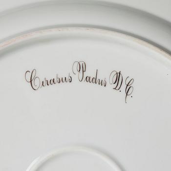 Fat, porslin. Royal Copenhagen, 'Flora Danica', 1900-tal.