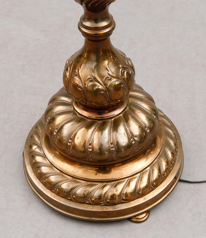 GOLVLAMPA, 1900-talets början.