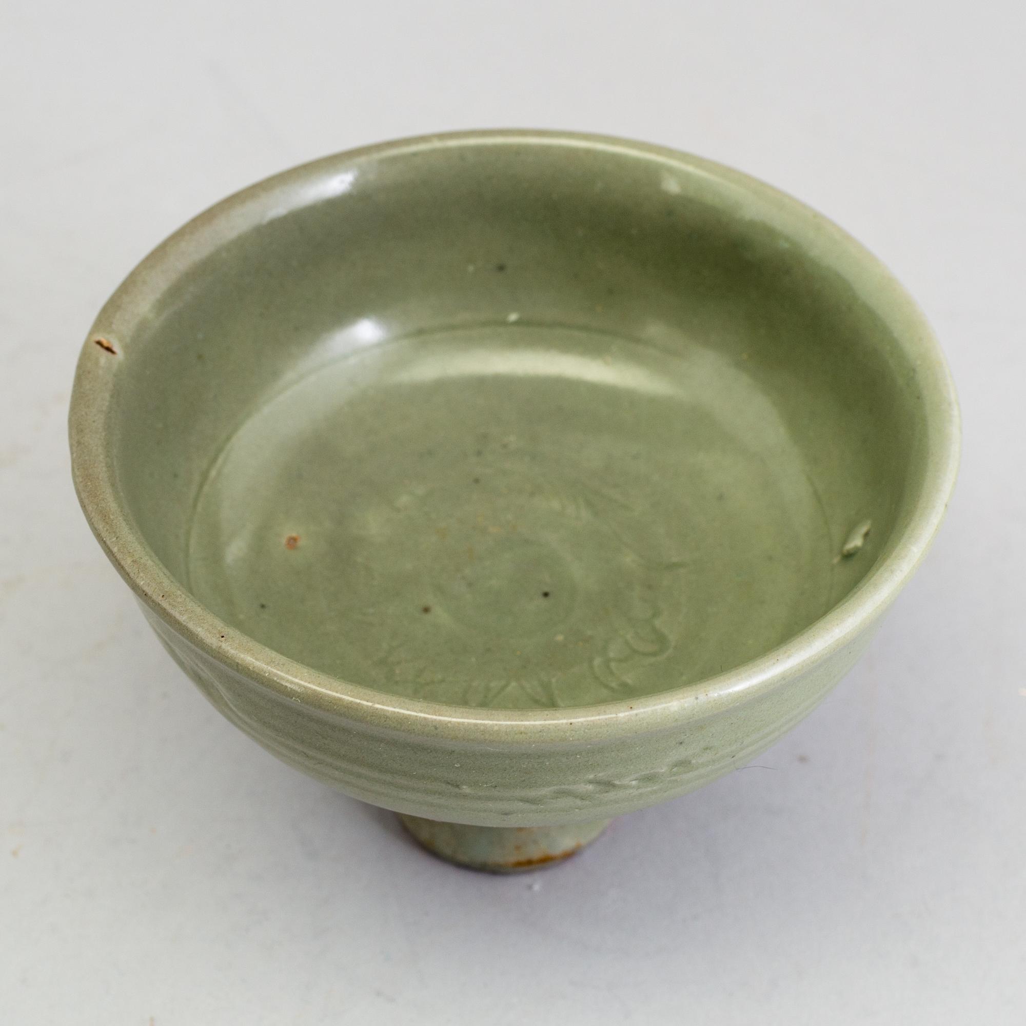 A celadon glazed stem cup, Ming dynasty (1368-1644).