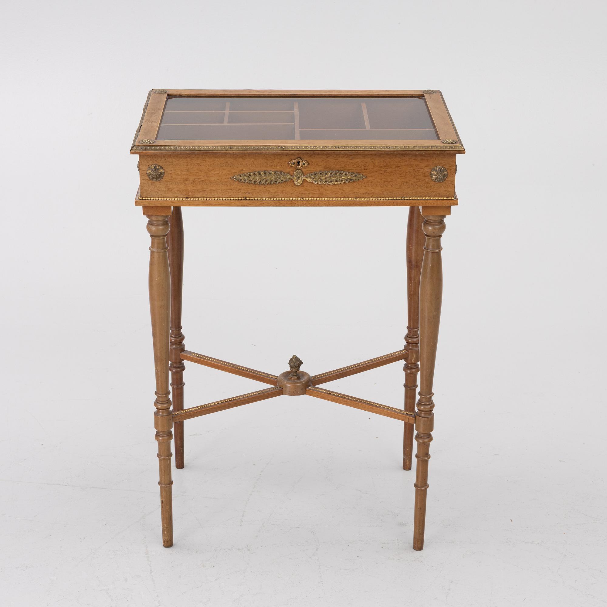 A display table, second half of the 19th century.