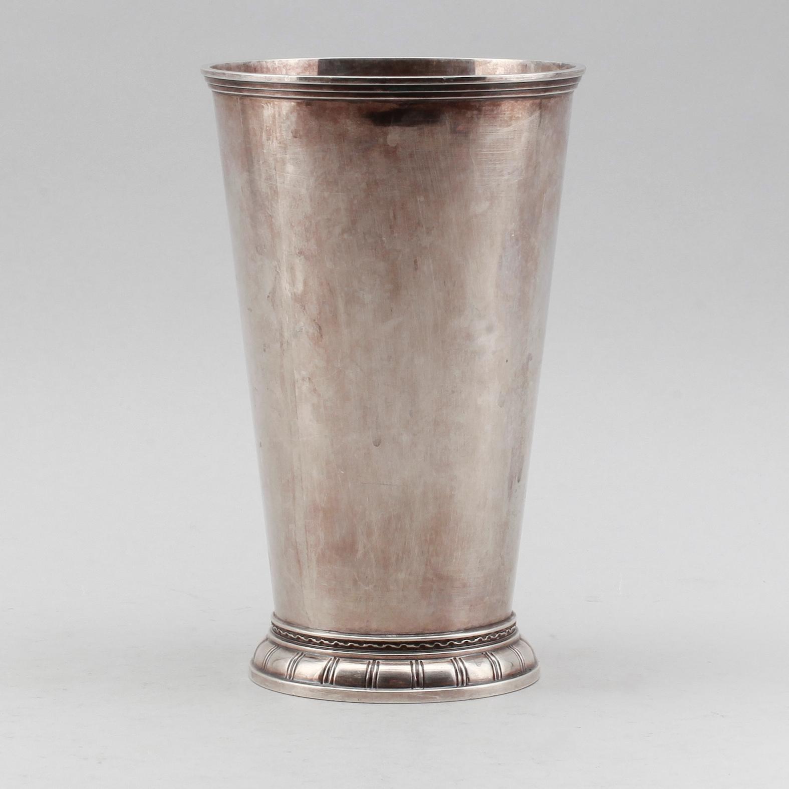 BÄGARE, silver, Eric Råström, Stockholm 1949. Vikt ca 528 gram.