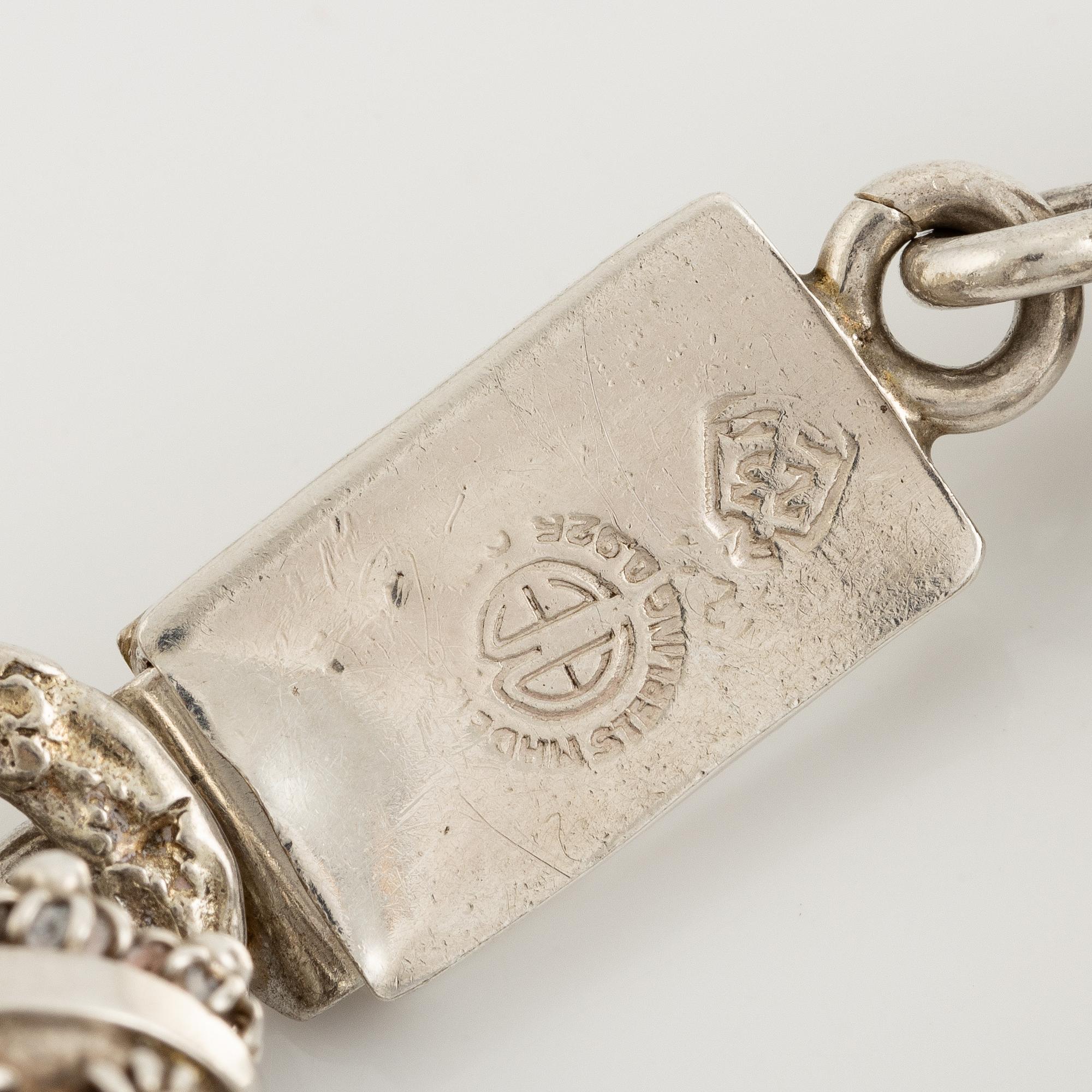Collier med medljong samt armband silver, Mexiko.