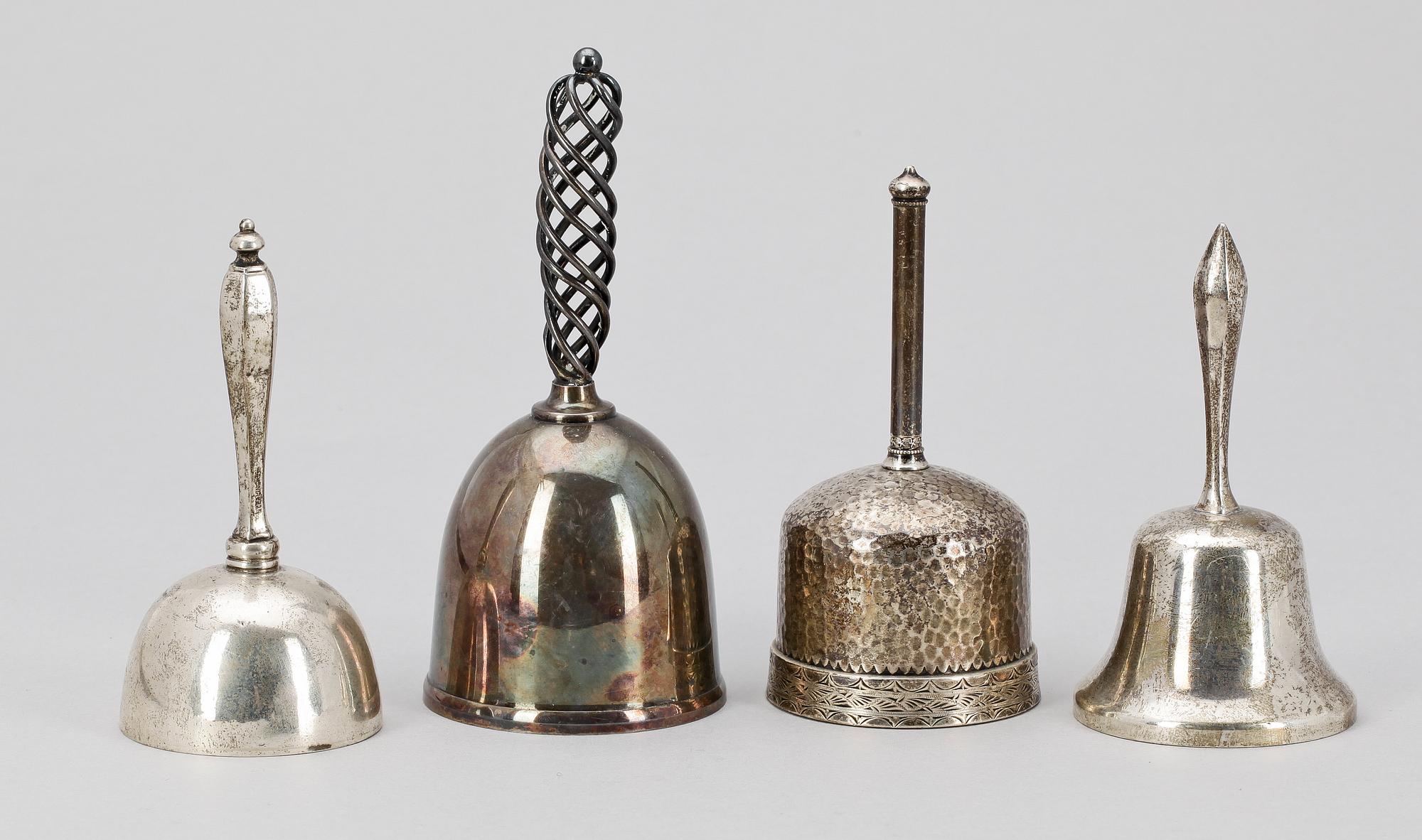 BORDSPINGLOR, 4 st, silver o sterlingsilver, 1900-tal. Tot vikt ca 340 gram.