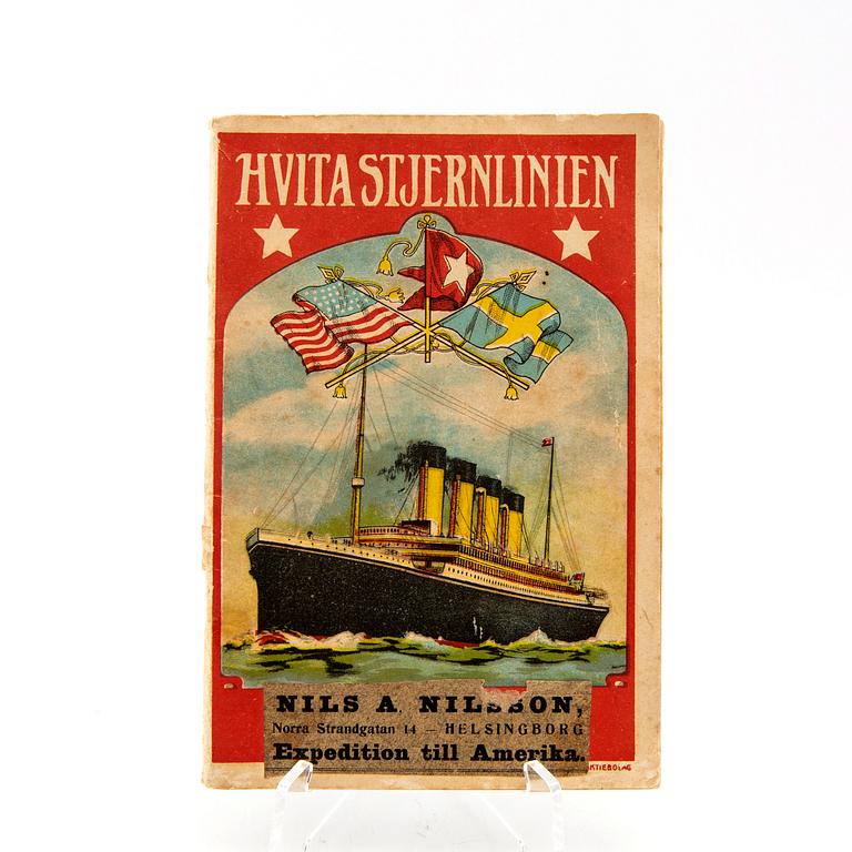 Broschyr "Hvita Stjernlinien" samt inramat foto av "Titanic".