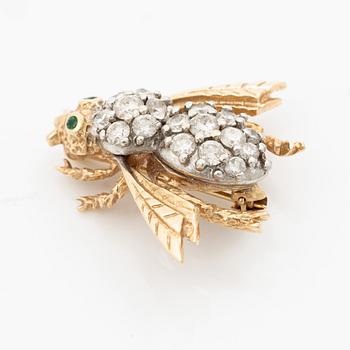 Brooch in the shape of a bee, 14K gold with brilliant-cut diamonds.