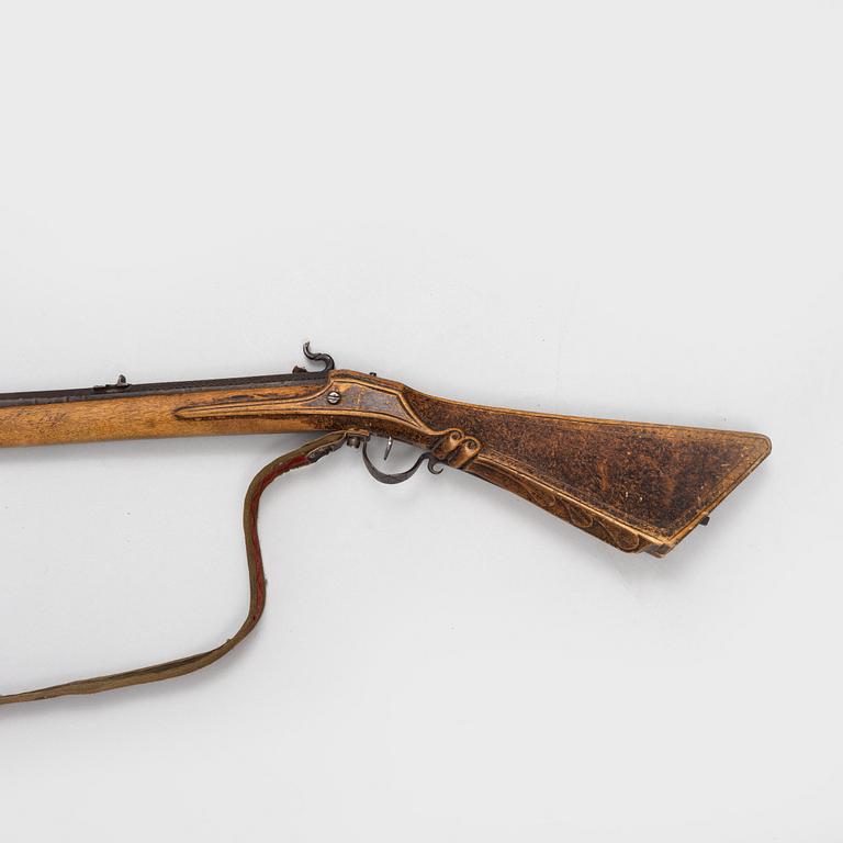 A Percussion rifle, 19th century.