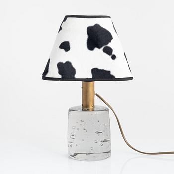 Josef Frank, a model '1819' table lamp, manufactured by Reijmyre for Firma Svenskt Tenn.