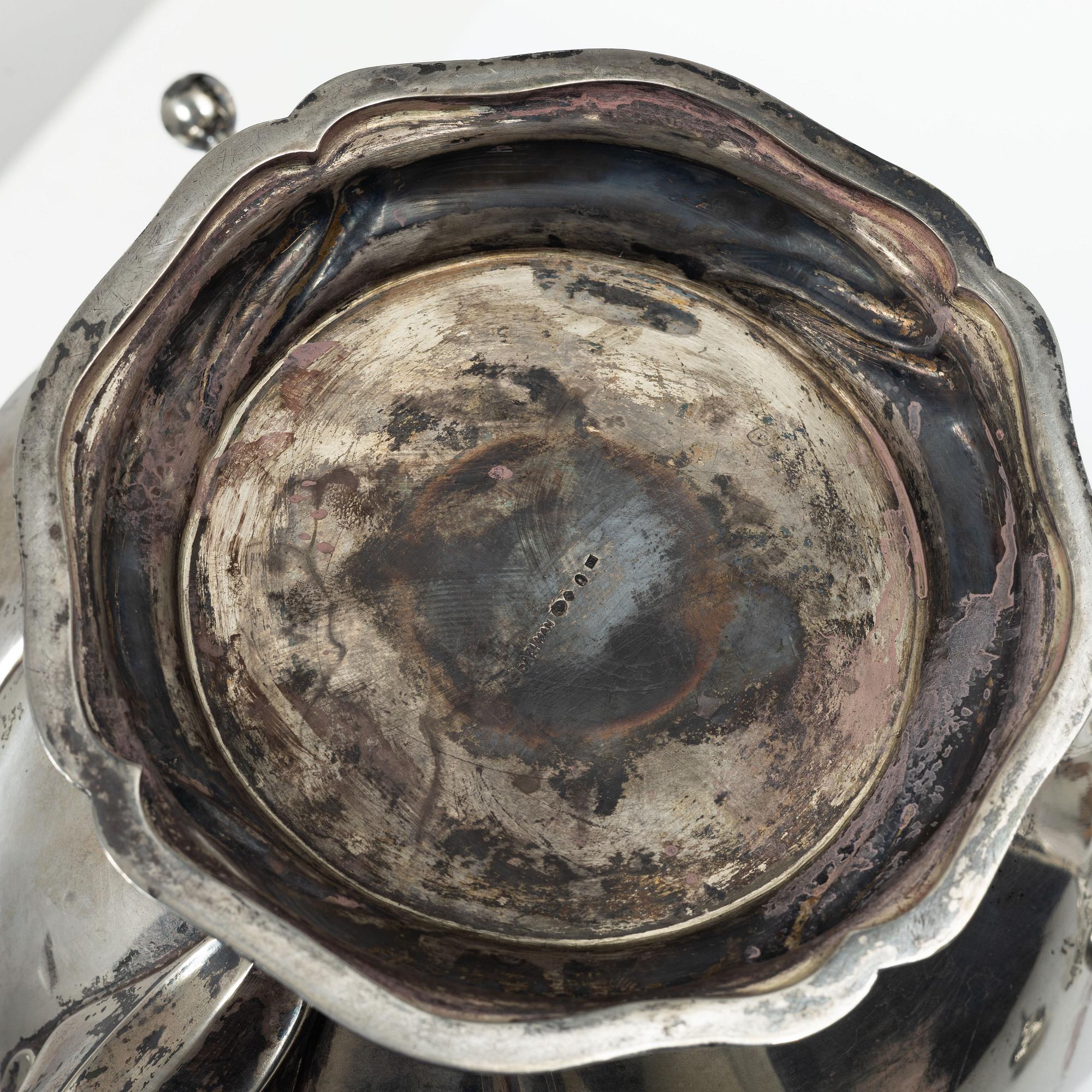 Silver teapot on a réchaud, Rococo style, Swedish import mark CF Carlman, Stockholm 1916.