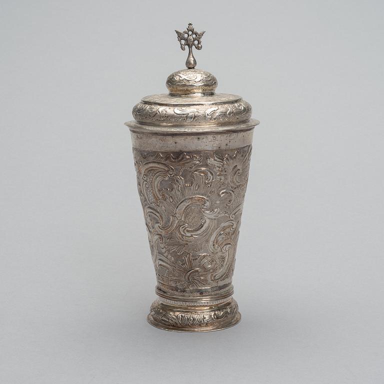 A BEAKER WITH LID, silver, Russia, Moscow ca 1770-80, Timofei Silujanov, weight 392 g.