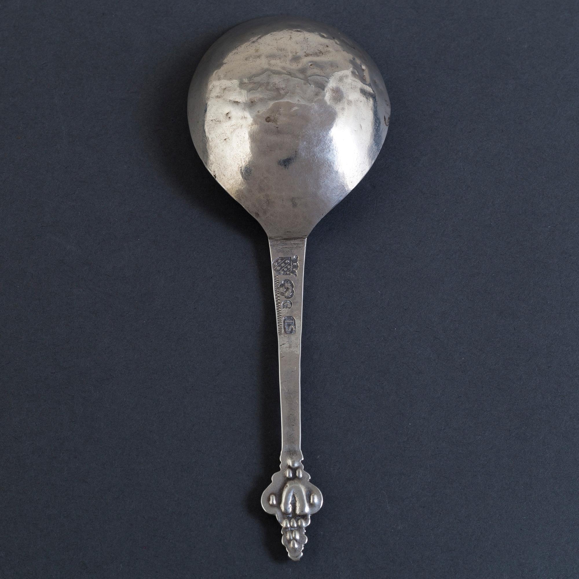 JOHAN SÖDERDAHL, supsked med kerubknopp, silver, Söderköping 1765.