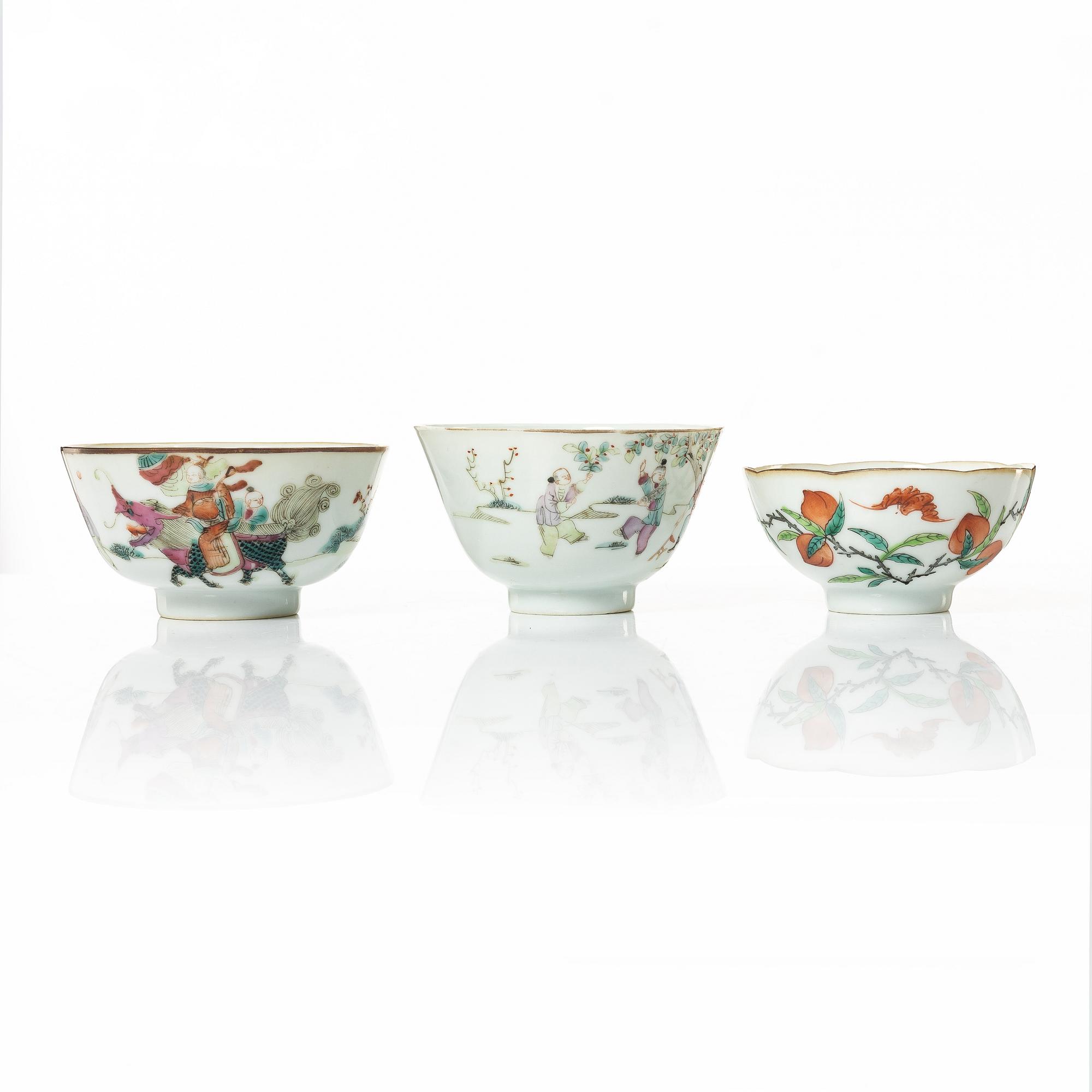 A set of nine Chinese porcelain pieces, 19th Century.