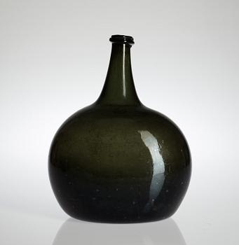 387. A green 18th/19th century bottle.
