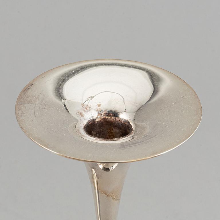 Tapio Wirkkala, ljusstakar, ett par, silver, "Trumpetti", Kultakeskus, Tavastehus, 1979.