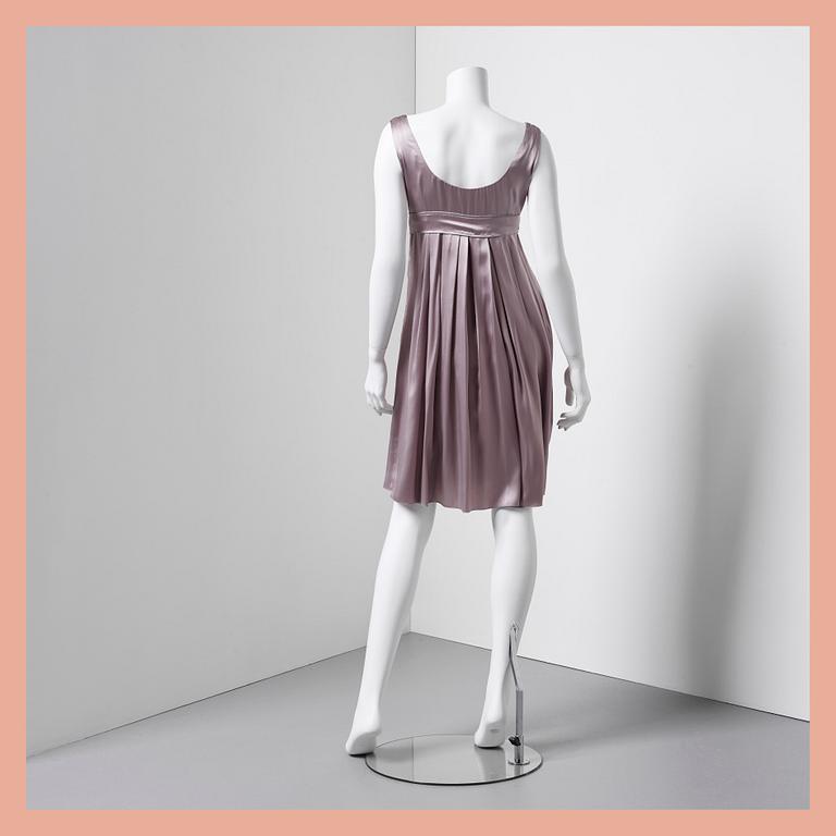 KLÄNNING, Prada.