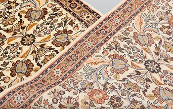 A Hamadan runner, ca 300 x 77 cm.