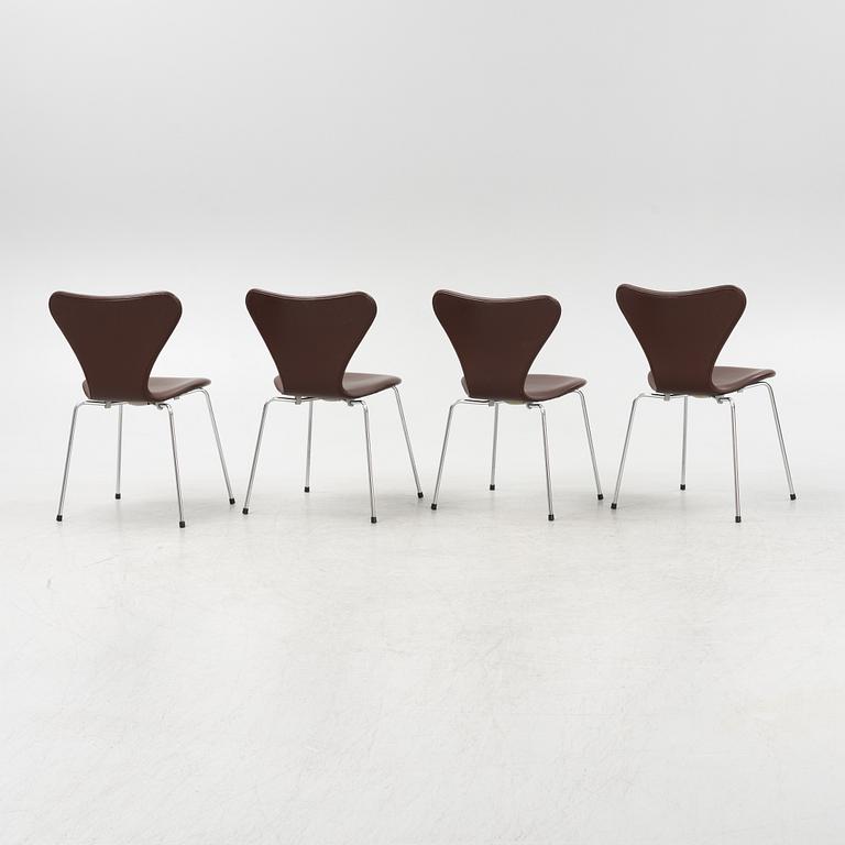 Arne Jacobsen, four 'Seven' chairs, Fritz Hansen, Denmark, 1970-71.