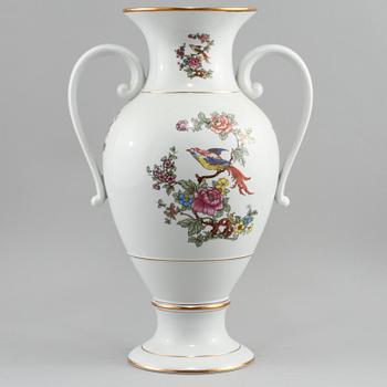 HÄNKELURNA, porslin, Ungern, 1900-talets andra hälft.