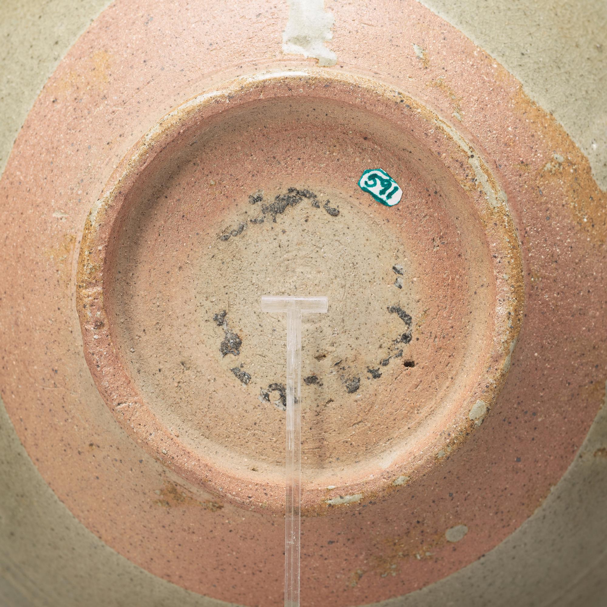 SKÅLAR, två stycken, samt FAT, keramik. Sydostasien,