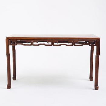 918. A Chinese hardwood altar table, late Qingdynasty.