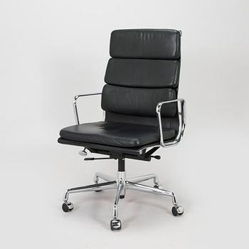 Charles & Ray Eames, A 21st Century "Soft Pad Chair EA 219, high backrest" office chair, Vitra.