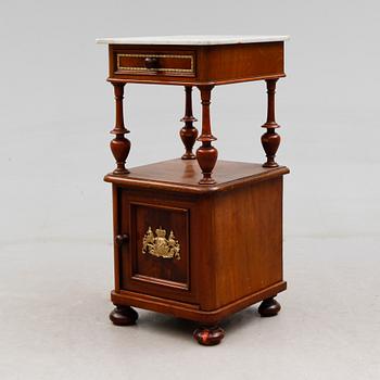 POTTSKÅP, 1800-talets andra hälft.