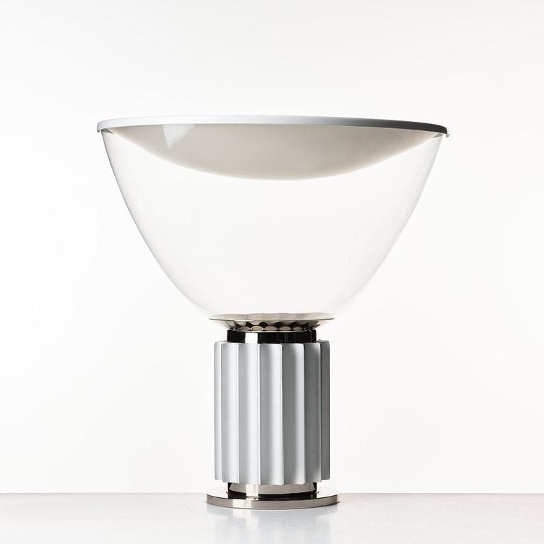 Achille Castiglioni, & Pier Giacomo Castiglioni, bordslampor 1 par, "Taccia", Flos, Italien efter 1962.