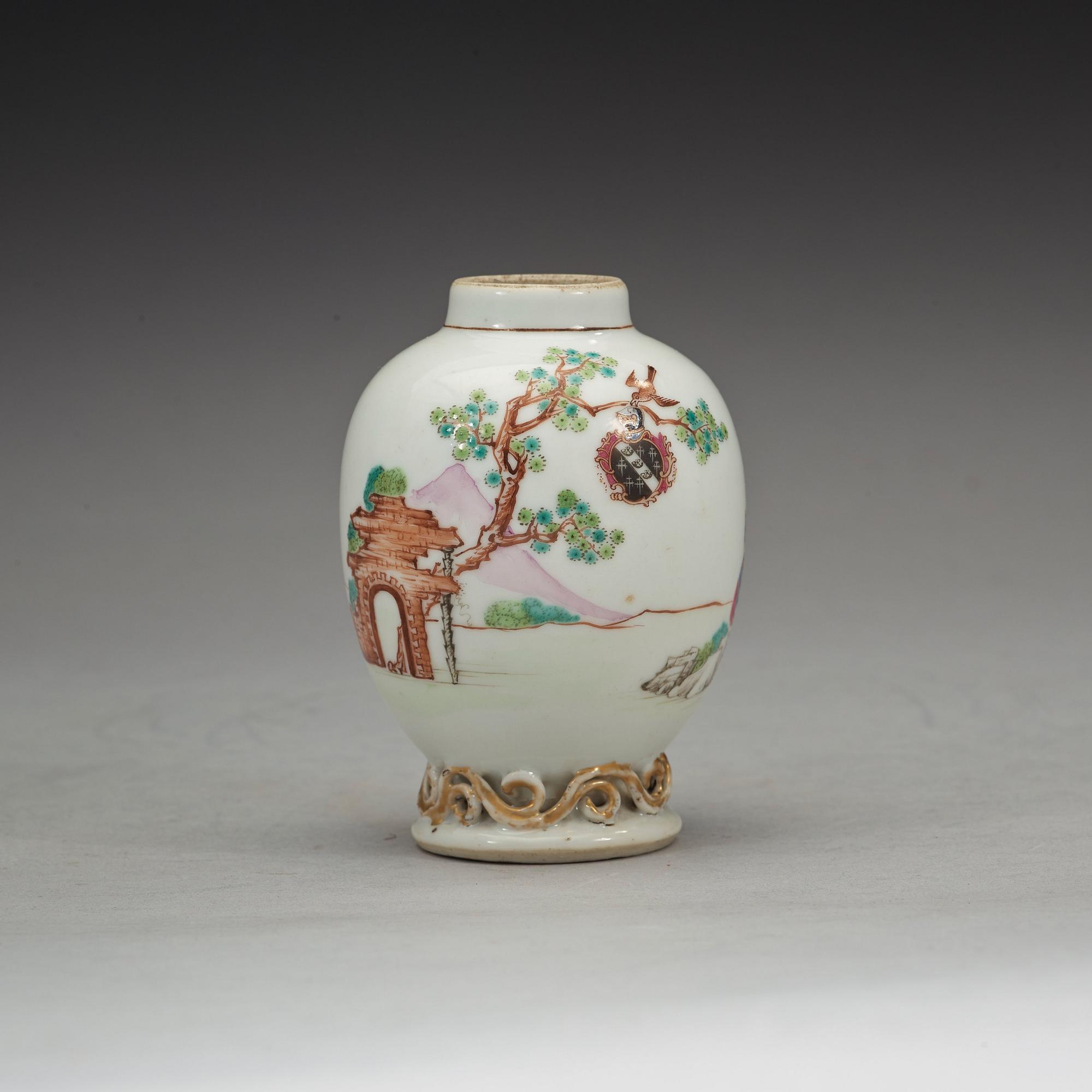 TEDOSA, vapenporslin. Qing dynastin, Qianlong (1736-95).