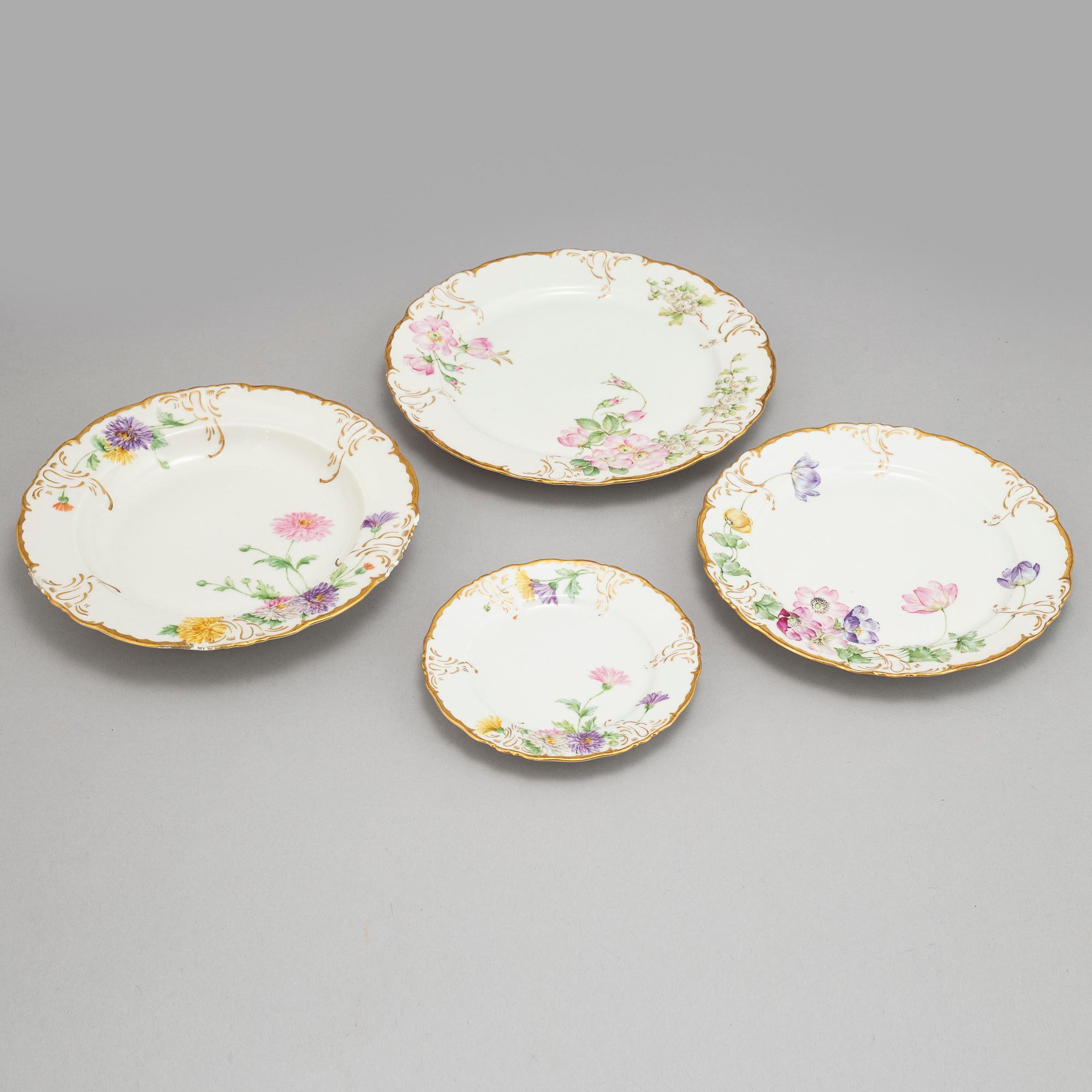 A 58 pcs Royal Copenhagen porcelain dinner service around 1900.
