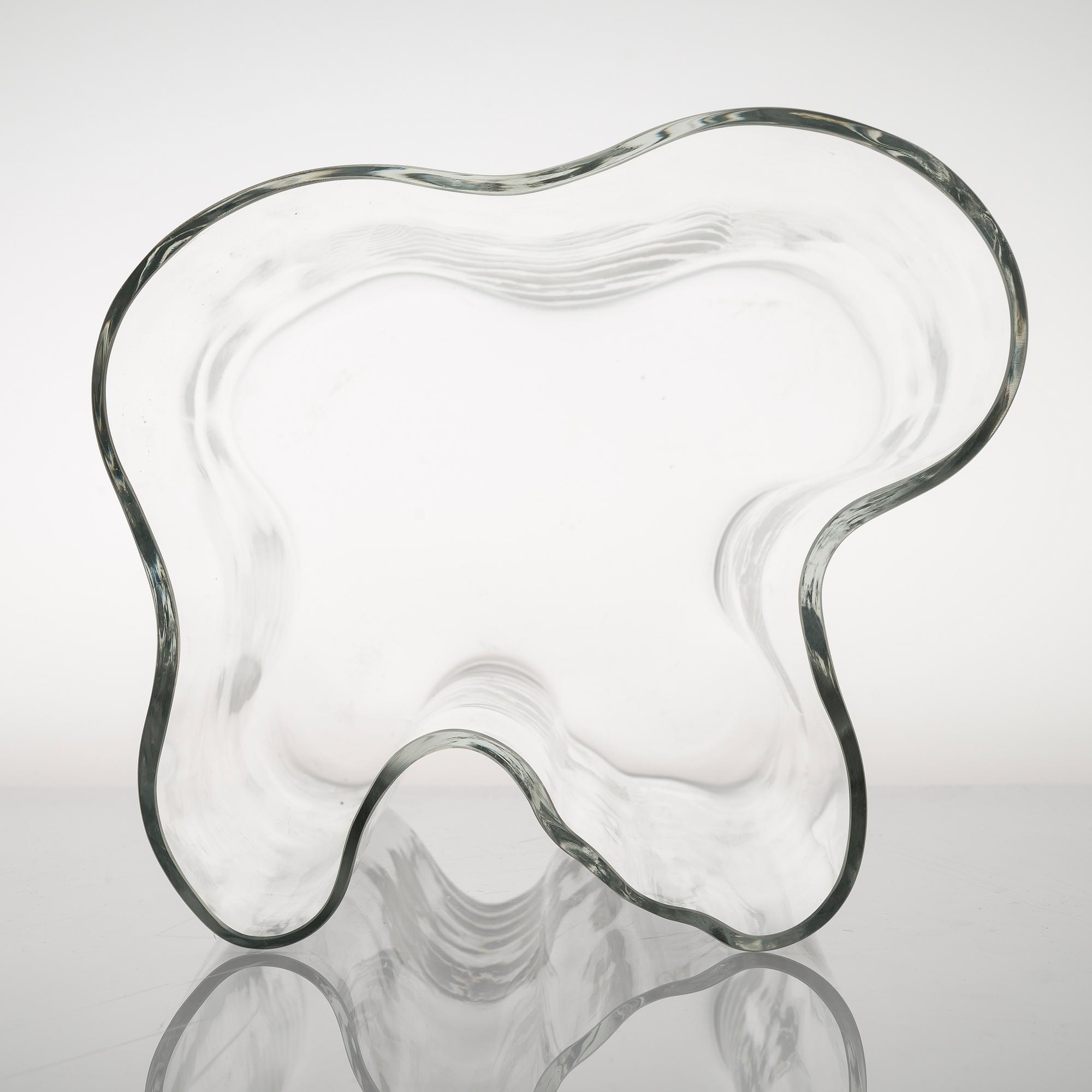 ALVAR AALTO, a signed Alva Aalto '3031' vase for Iittala 1961-1973.