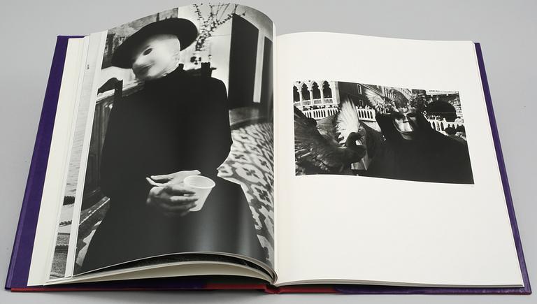 BOK, "Karnevalen i Venedig", Fotografier av Ralph Nykvist och Anders Petersen, ETC, Stockholm, 1991.