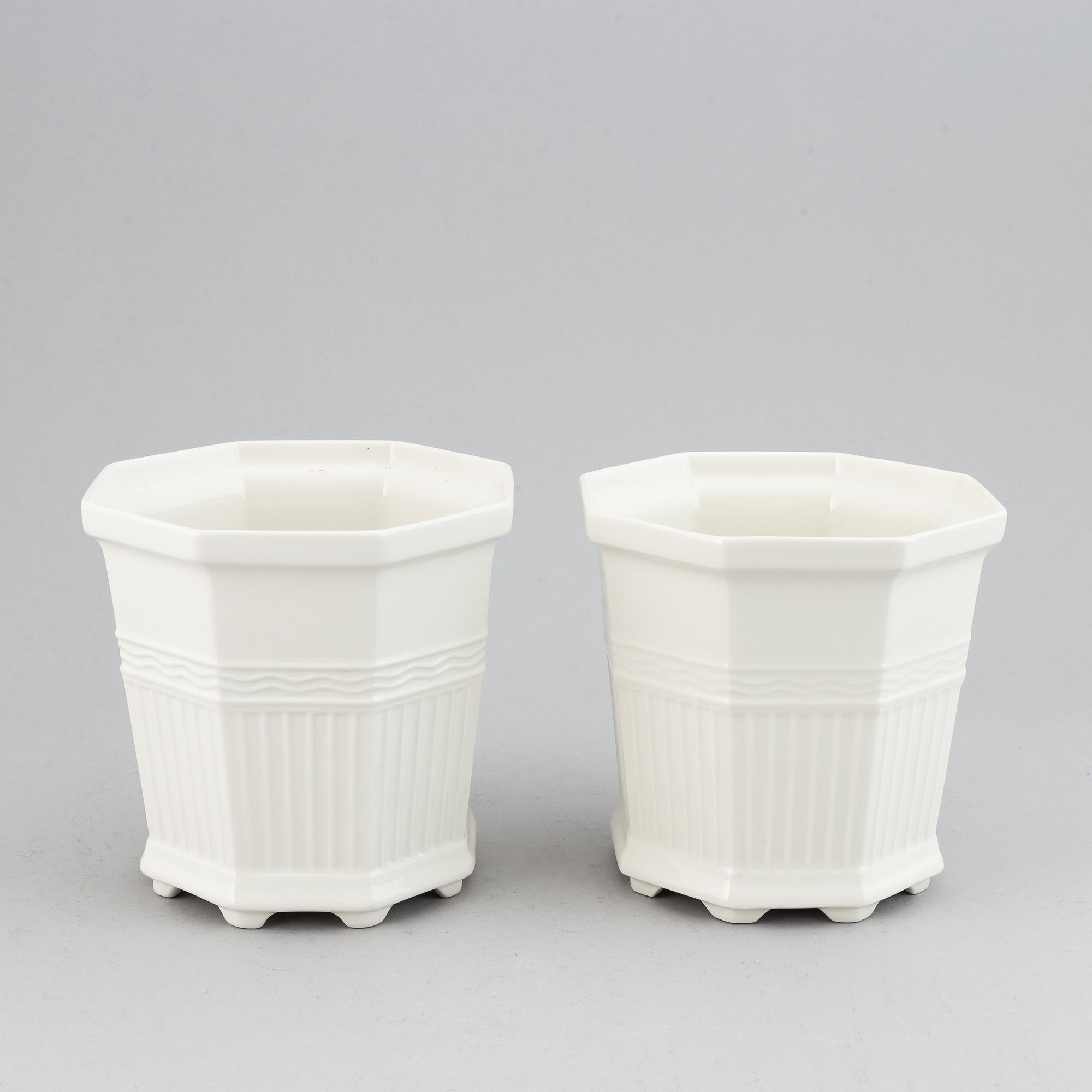 Prins Eugen, 6 porcelain 'Waldemarsuddekrukan' flower pots, Gustavsberg.