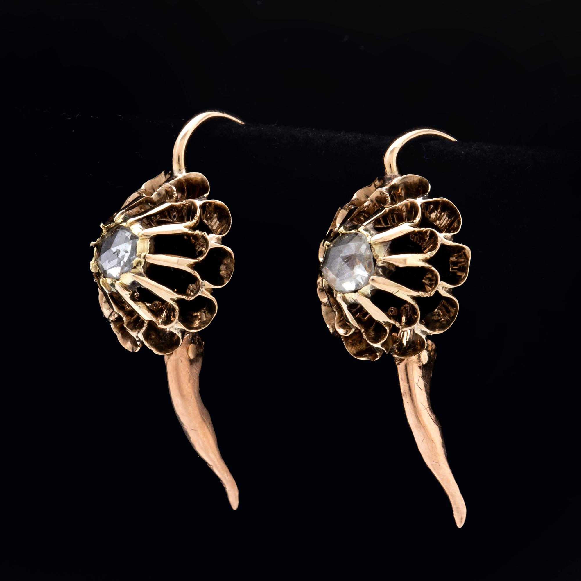Earrings 14K gold 2 rose-cut Diamonds approx 0,15 ct in total, height approx 15 mm, hook fitting.