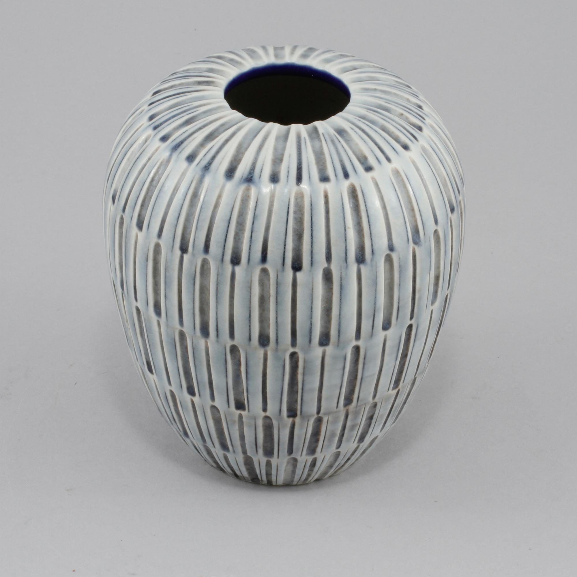 VAS, stengods, Gertrud Lönegren, Rörstrand, stämpelsignerad, 1900-talets första hälft.