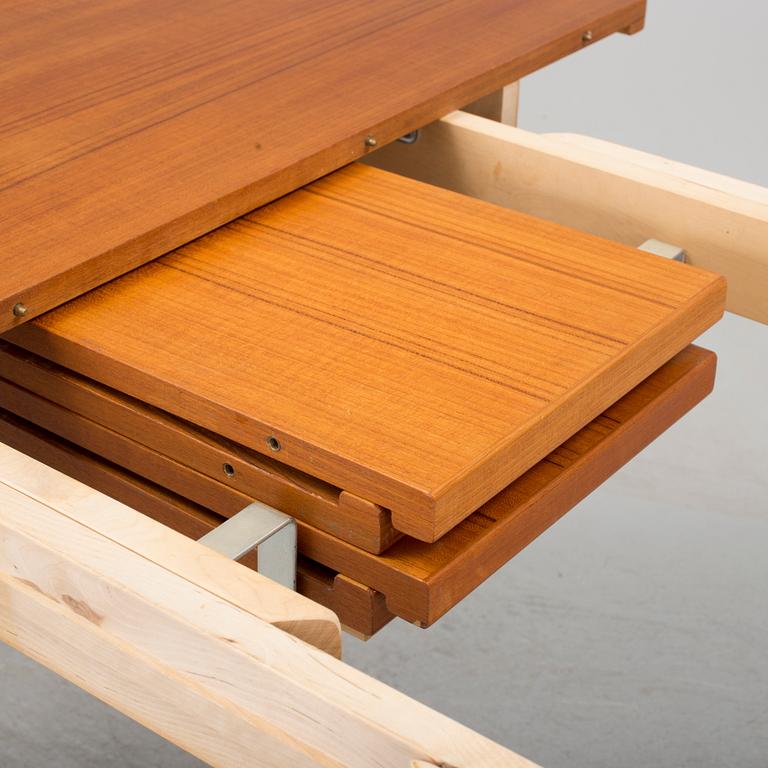 MATBORD, Nils Jonsson för Bra Bohag, 1960-tal. Med 2 iläggsskivor.