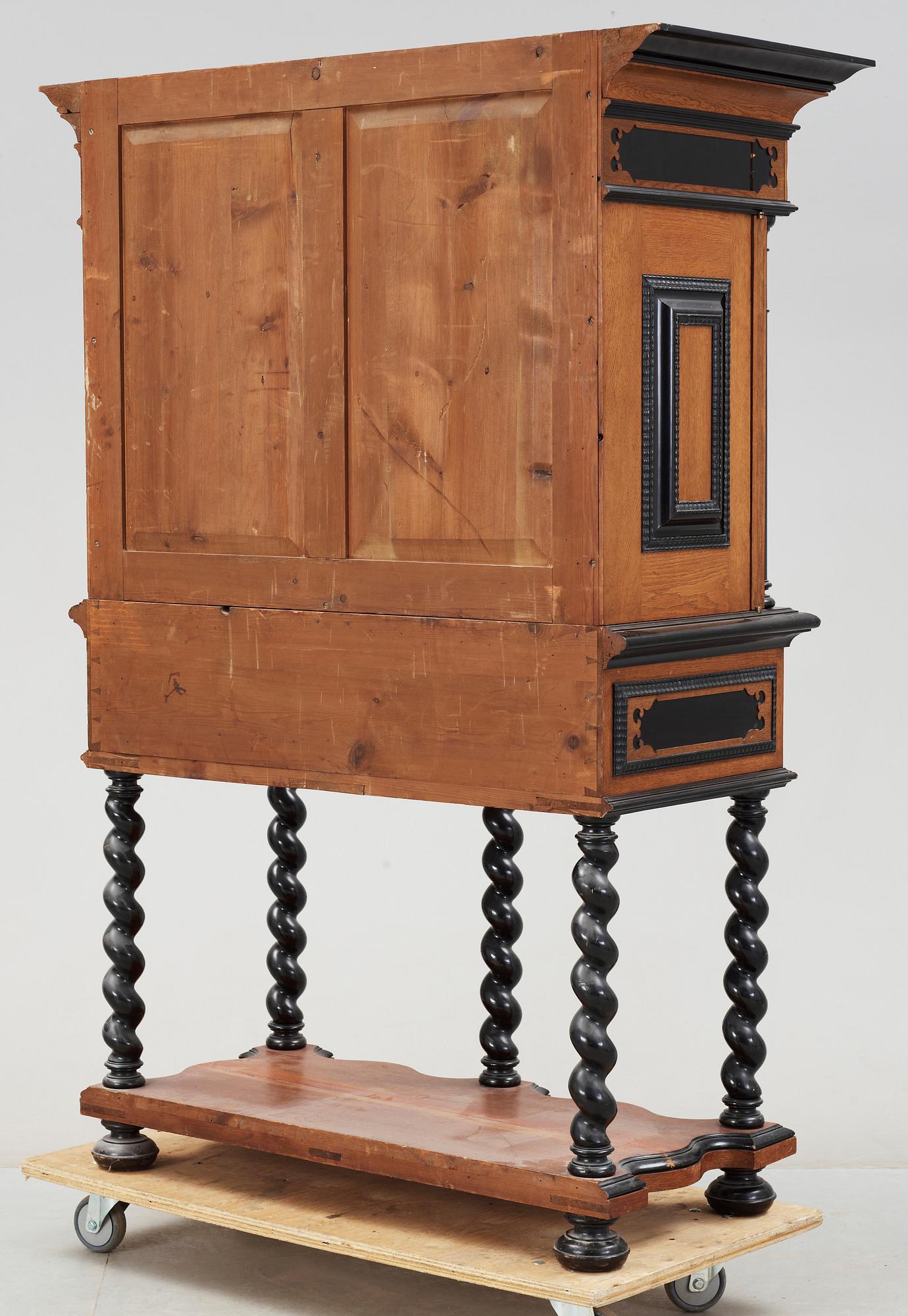 SKÅP, barockstil, 1900-tal.