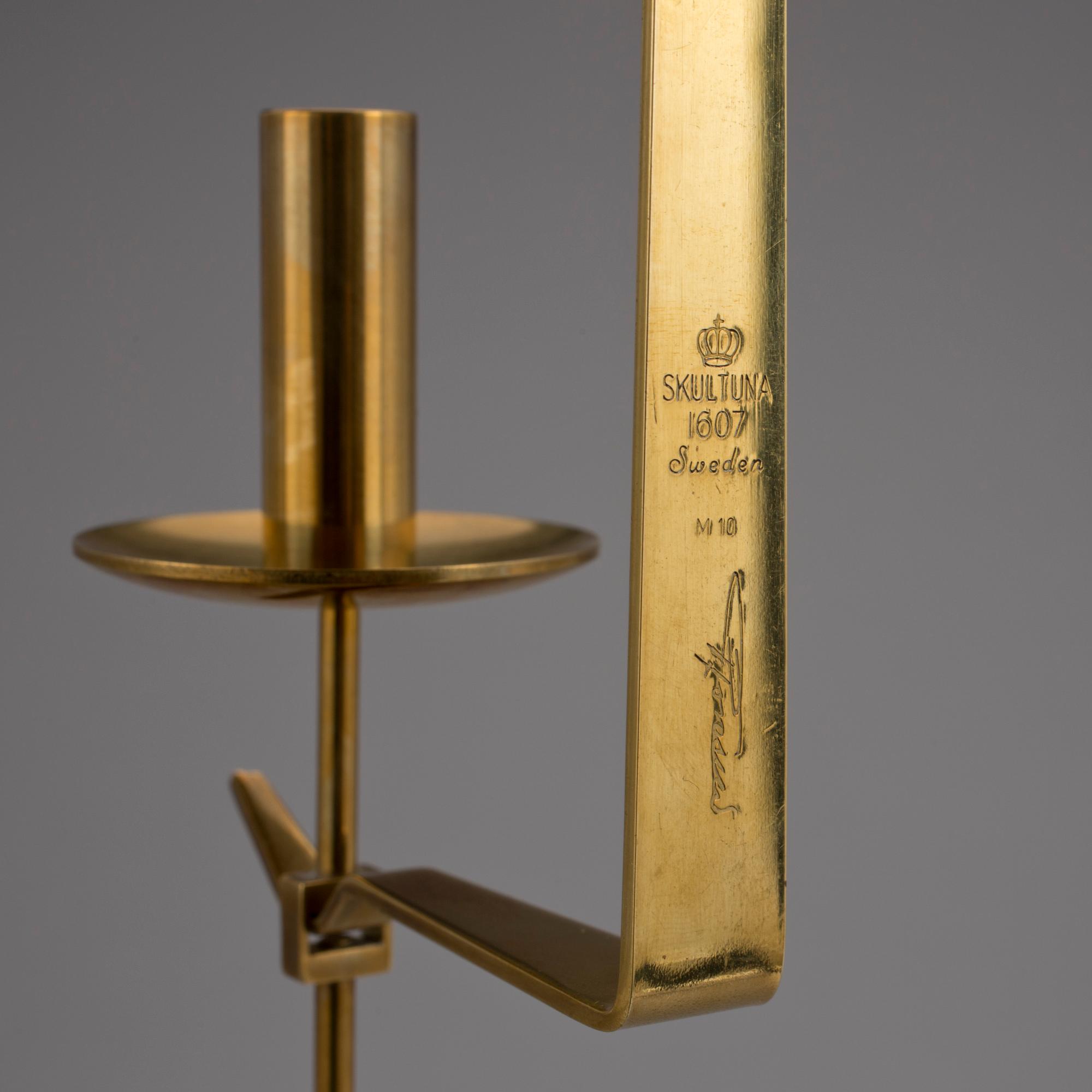 VÄGGLAMPETTER, 2 stycken, mässing, "Pendel", Pierre Forsell, Skultuna, 1900-talets fjärde kvartal.