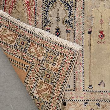 Matta, silke och bomull, ca 235 x88 cm.