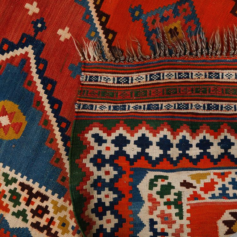 MATTA, Kelim, old, ca 230x155 cm.