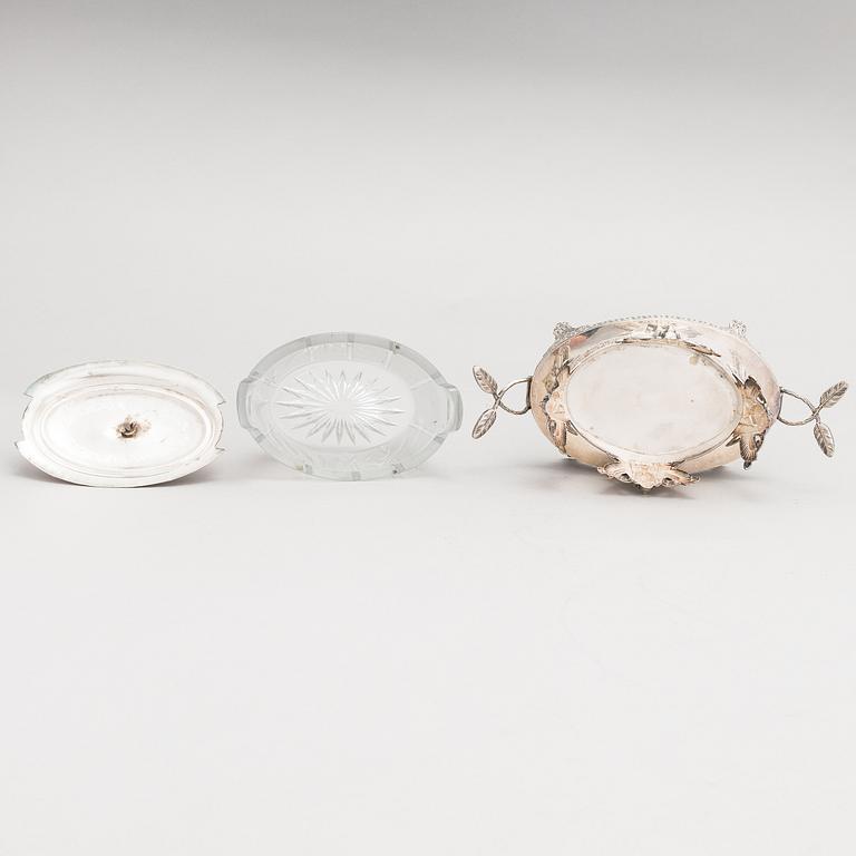 An 'Egyptian Empire style' caviar bowl c. 1900.