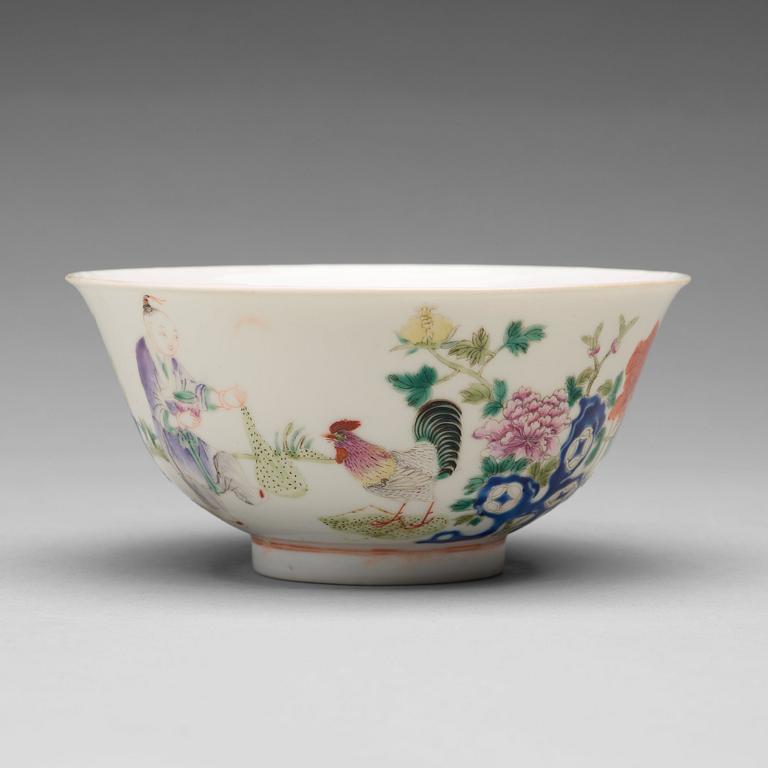 A famille rose bowl with chicken, hens and a poem, Qing dynasty with Guangxu mark (1875-1908).