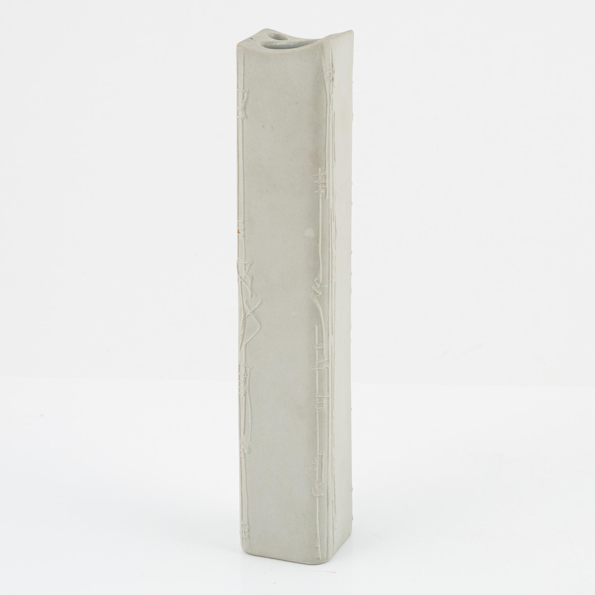 Karl Heinz Schultz-Köln, vas, samt relief, stengods, Arabia, Finland.