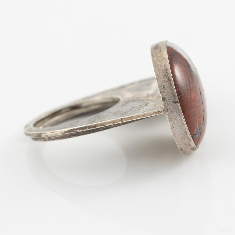 Jan-Christer Lundqvist, ring, silver, with red stones, Skövde 1985.